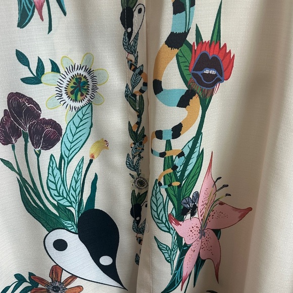 Elegant Cream Floral Mini Dress - Picture 4 of 4